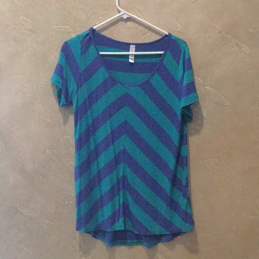 EUC Lularoe Classic T